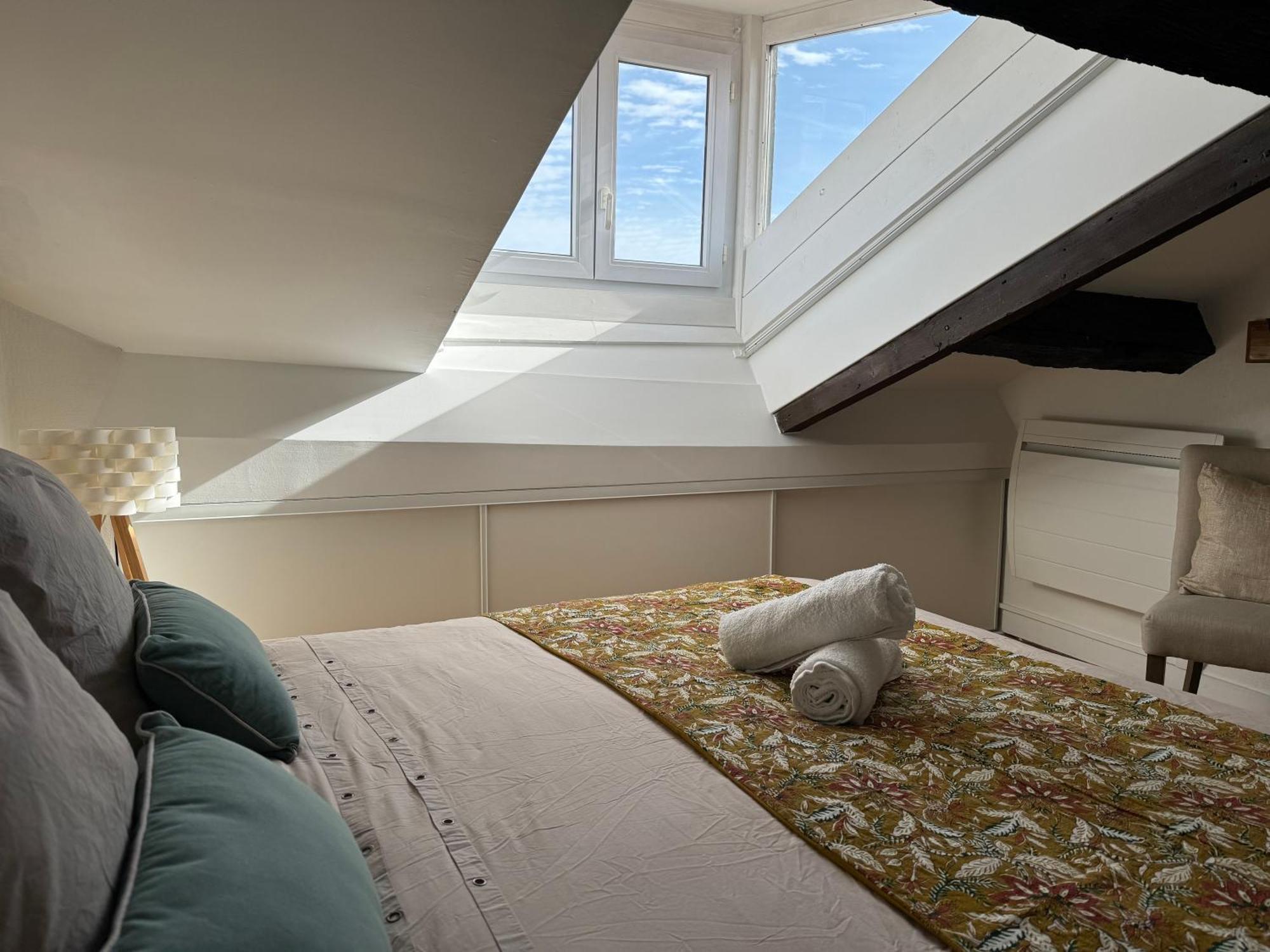 Ღ La Cabane Rochelaise • Vue Sur Le Vieux-Port La Rochelle  Exterior photo