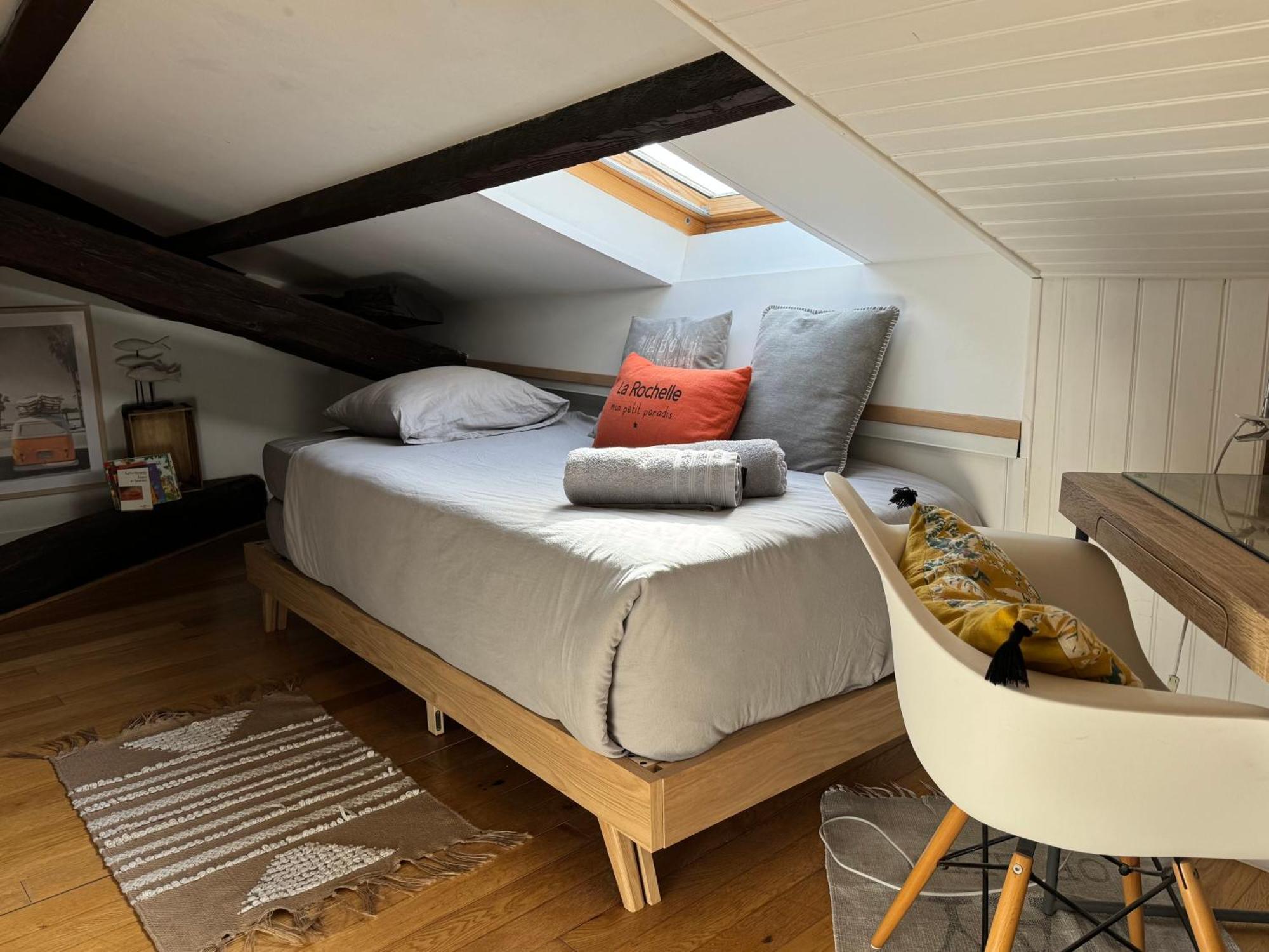 Ღ La Cabane Rochelaise • Vue Sur Le Vieux-Port La Rochelle  Exterior photo